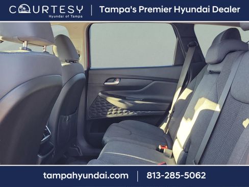 Used 2019 Hyundai Santa Fe SE image 10