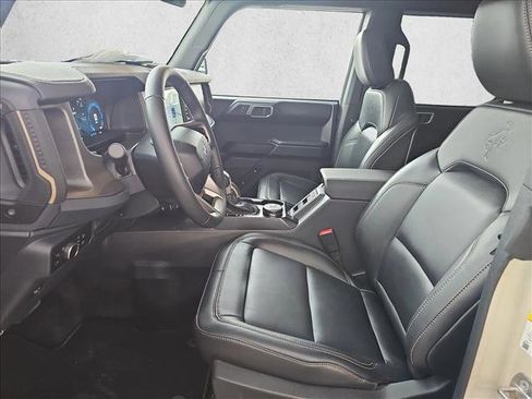 New 2025 Ford Bronco Badlands image 15