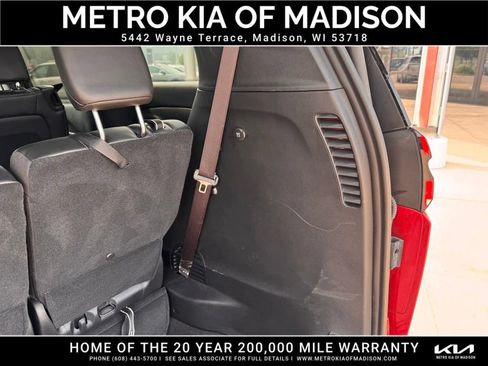 Used 2025 Chrysler Pacifica Select AWD/4WD image 29