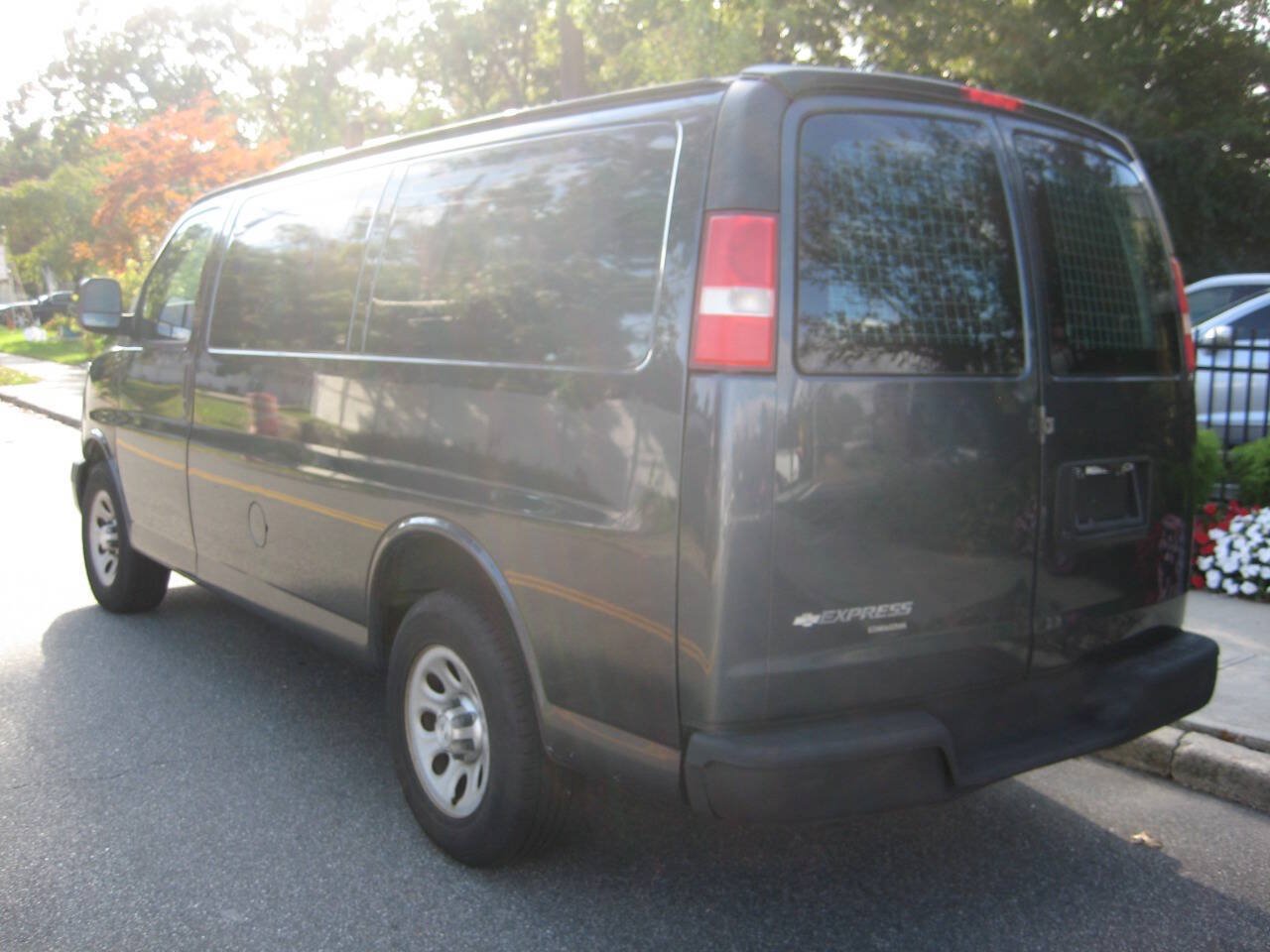 Used 2014 Chevrolet Express 1500 RWD image 5