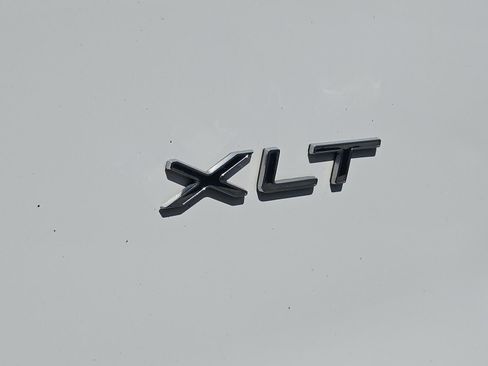 Used 2023 Ford Transit 350 XLT RWD image 8