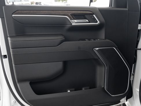 Used 2024 GMC Sierra 1500 Elevation image 16