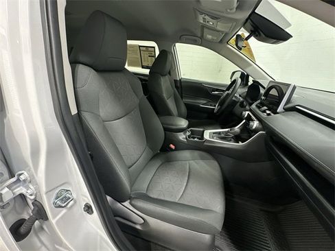 Used 2024 Toyota RAV4 XLE image 26