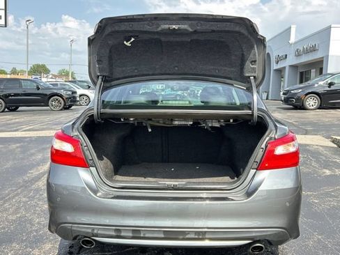 Used 2017 Nissan Altima 3.5 SL FWD image 6