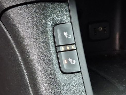 Used 2018 GMC Acadia SLT image 27