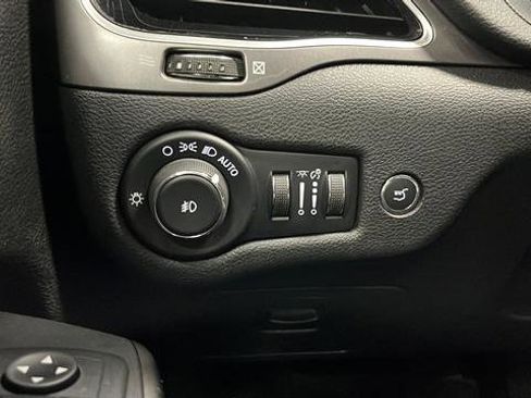 Used 2021 Jeep Cherokee Limited AWD/4WD image 35
