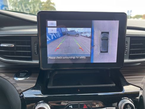 Used 2022 Ford Explorer Limited w/ Hybrid Equipment Group 310A image 34