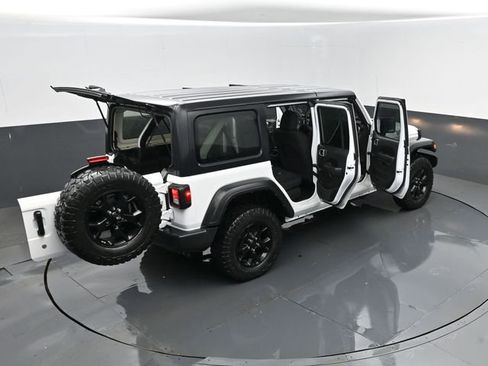 Used 2022 Jeep Wrangler Unlimited Sport AWD/4WD image 23