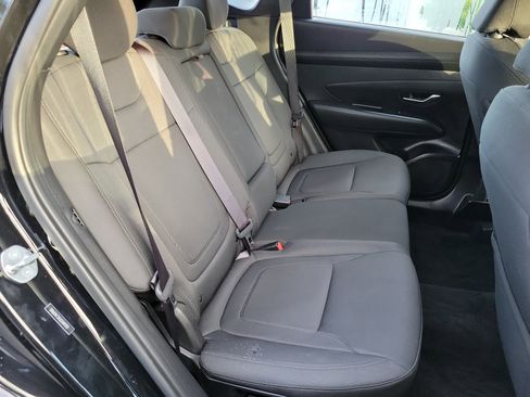 Certified 2025 Hyundai Tucson SE image 21