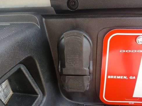 Used 2023 Ford F250 Lariat w/ Black Appearance Package image 11