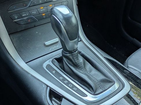 Used 2016 Ford Edge SEL w/ Equipment Group 201A FWD image 9
