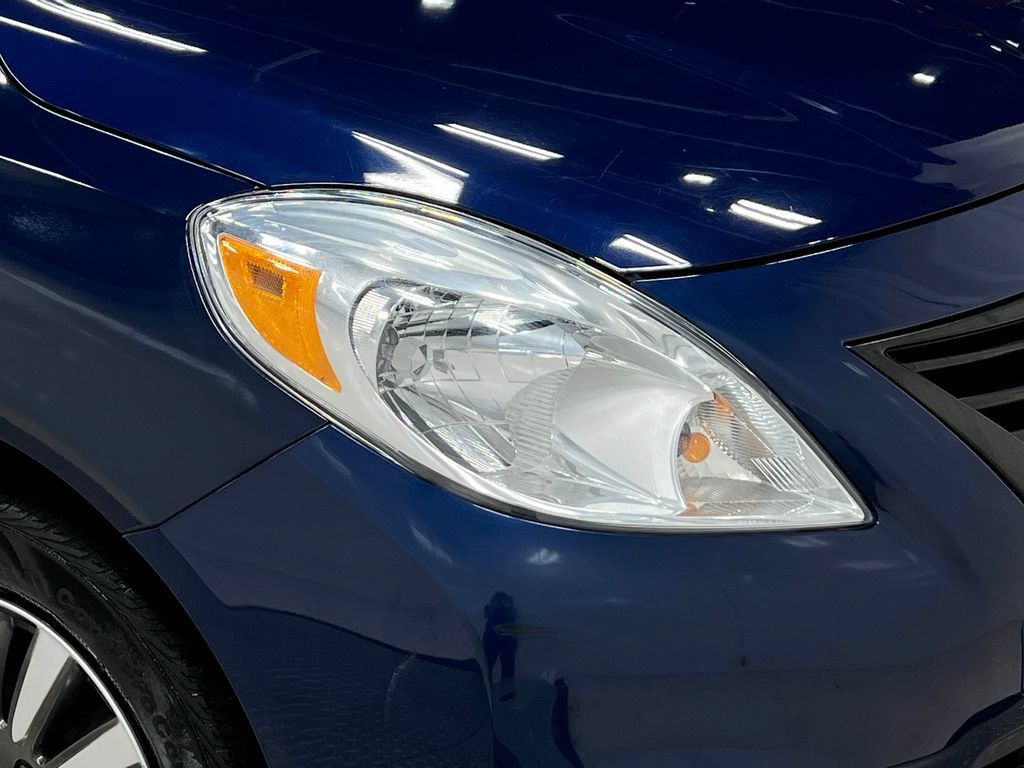 Used 2014 Nissan Versa S FWD image 31