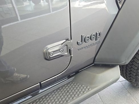 Used 2021 Jeep Wrangler Unlimited Sport image 17