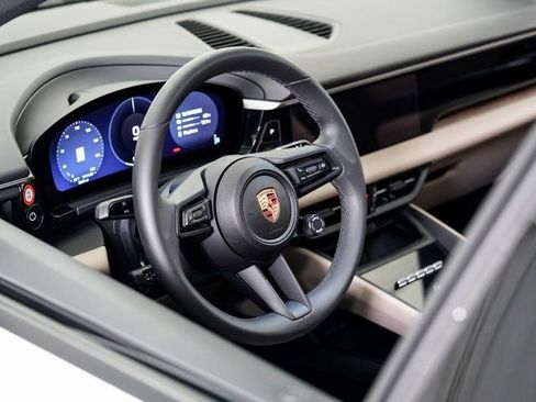 Certified 2025 Porsche Macan Electric image 9