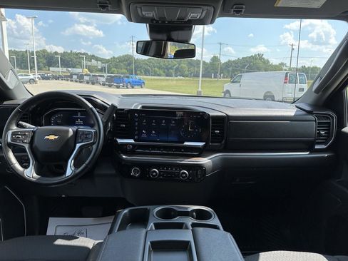 Used 2024 Chevrolet Silverado 1500 LT image 16