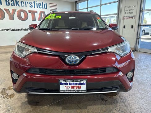 Used 2018 Toyota RAV4 XLE w/ Carpet Mat Package AWD/4WD image 5