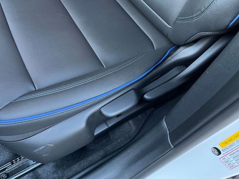 Used 2025 Buick Envista Sport Touring image 23