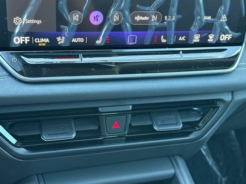 New 2026 Volkswagen Tiguan SE image 19