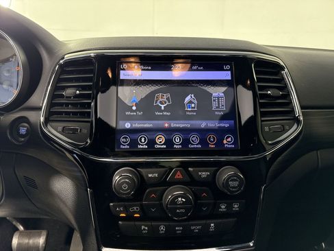 Used 2019 Jeep Grand Cherokee Laredo image 7