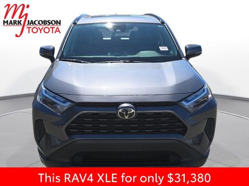 Used 2025 Toyota RAV4 XLE image 3