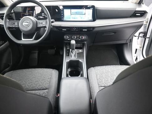 Used 2025 Nissan Kicks SV FWD image 25