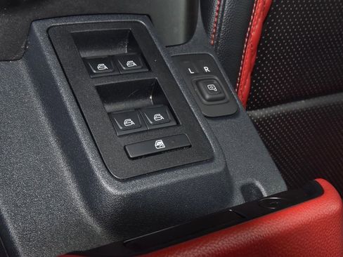 Used 2023 Ford Bronco Wildtrak AWD/4WD image 34