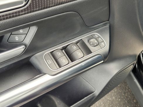 Used 2021 Mercedes-Benz GLA 250 4MATIC image 17