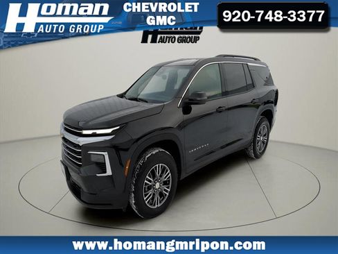 Used 2025 Chevrolet Traverse LT image 1