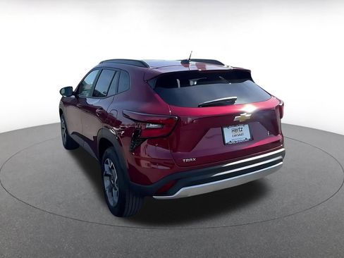 Used 2025 Chevrolet Trax LT image 11