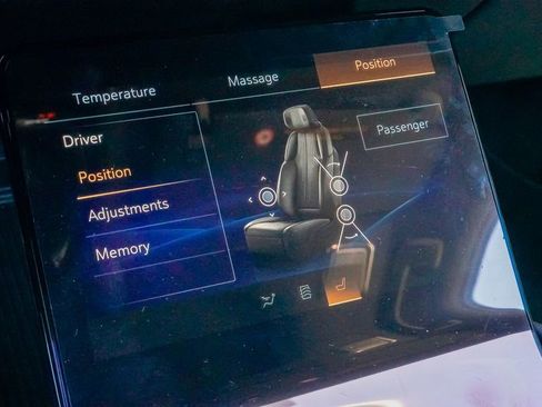 Used 2026 Cadillac Vistiq Luxury image 36