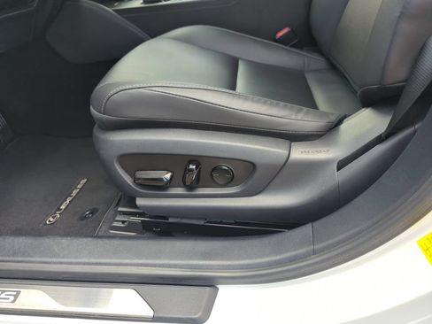 Used 2025 Lexus ES 350 w/ Premium Package FWD image 13