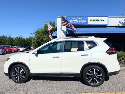Used 2017 Nissan Rogue SL w/ SL Premium Package AWD/4WD image 14