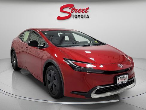 New 2026 Toyota Prius Plug-In Hybrid FWD image 5