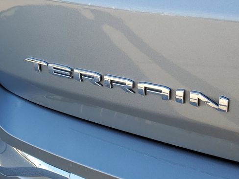 Used 2023 GMC Terrain Denali image 7