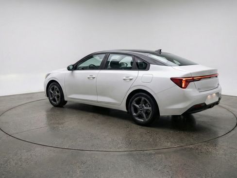 Used 2025 Kia K4 LXS image 6