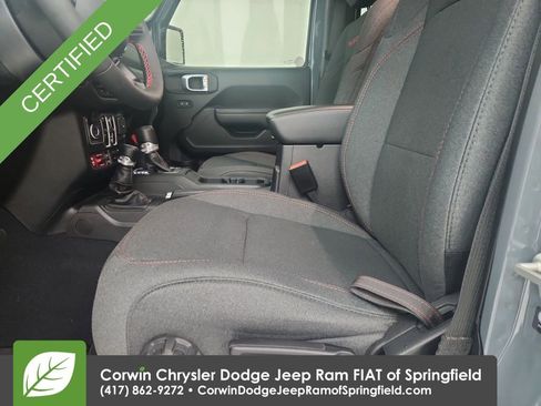 Certified 2024 Jeep Gladiator Rubicon w/ Convenience Group image 19