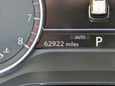 Used 2022 Nissan Pathfinder S AWD/4WD image 19