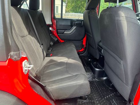 Used 2016 Jeep Wrangler Unlimited Sport AWD/4WD image 19