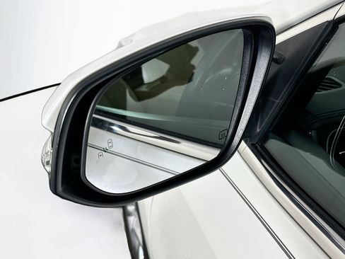 Used 2017 Toyota Highlander Limited image 16