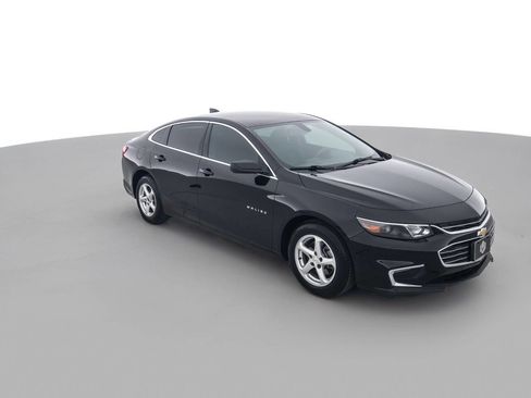 Used 2018 Chevrolet Malibu LS image 3