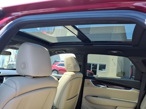 Used 2019 Cadillac XT5 Luxury FWD image 16