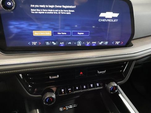 New 2026 Chevrolet Suburban Premier AWD/4WD image 19
