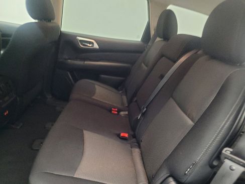 Used 2020 Nissan Pathfinder S AWD/4WD image 18