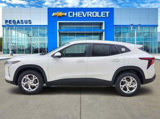New 2026 Chevrolet Trax LS w/ LS Convenience Package FWD video 3