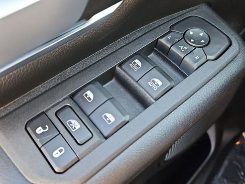 Certified 2025 RAM 1500 Big Horn image 24