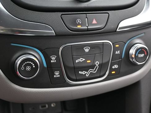 Used 2024 Chevrolet Equinox LS FWD image 18