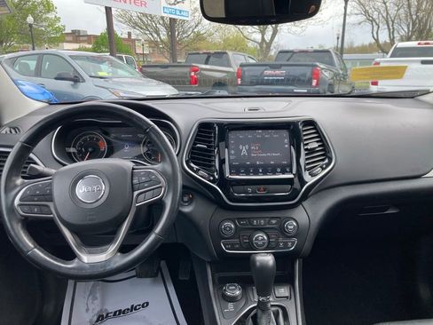 Used 2020 Jeep Cherokee Limited AWD/4WD image 6