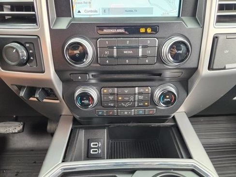 Used 2018 Ford F450 Platinum w/ Platinum Ultimate Package AWD/4WD image 18