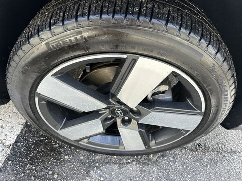 Used 2024 Hyundai Santa Fe Limited image 6