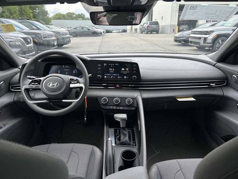 New 2026 Hyundai Elantra SE FWD image 6